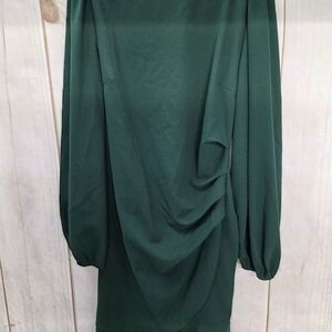 Chic Long-Sleeve Green Dress